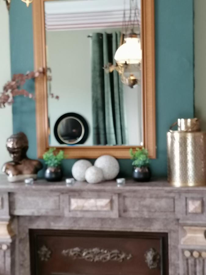 Maison D'Hote Les Notes Endormie Chambre Secrete Berzee 外观 照片