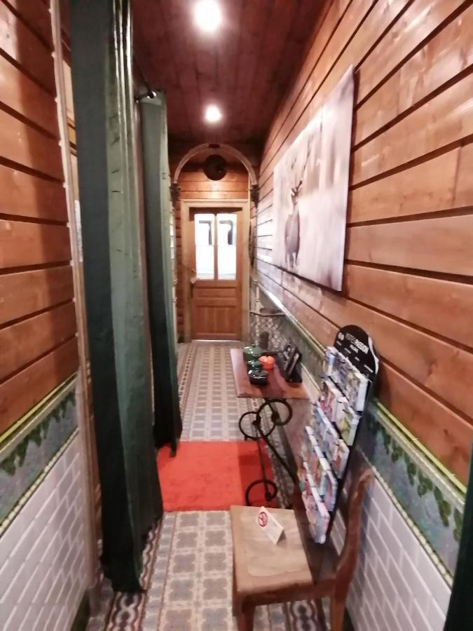 Maison D'Hote Les Notes Endormie Chambre Secrete Berzee 外观 照片