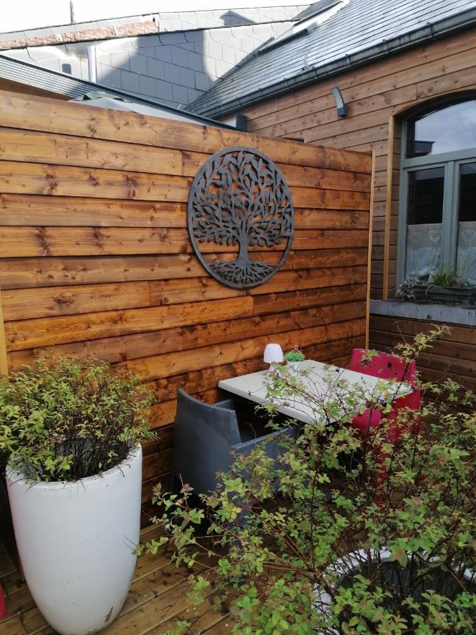 Maison D'Hote Les Notes Endormie Chambre Secrete Berzee 外观 照片