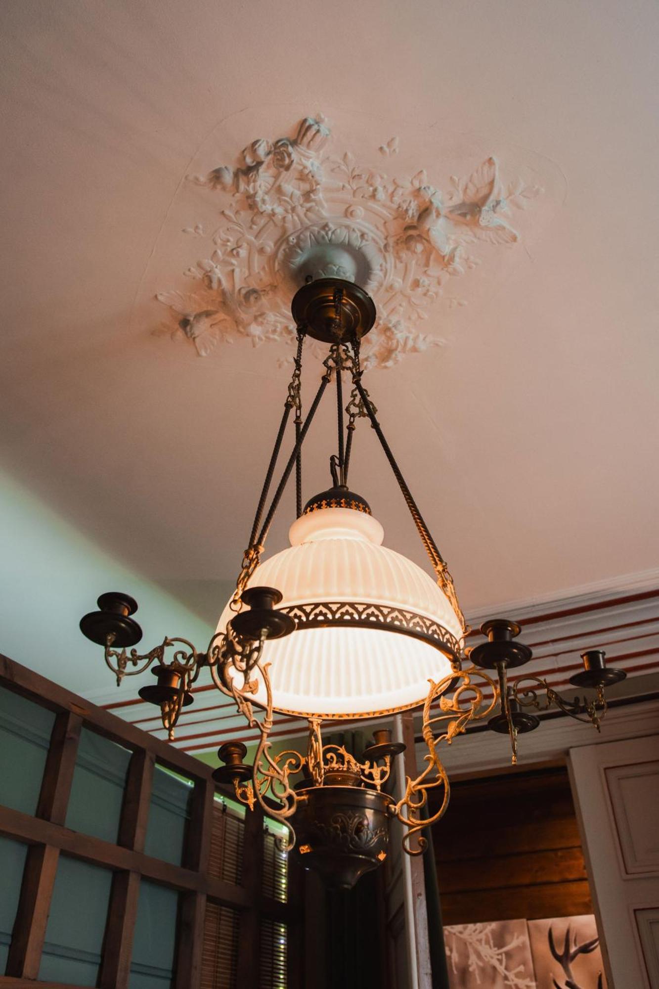 Maison D'Hote Les Notes Endormie Chambre Secrete Berzee 外观 照片